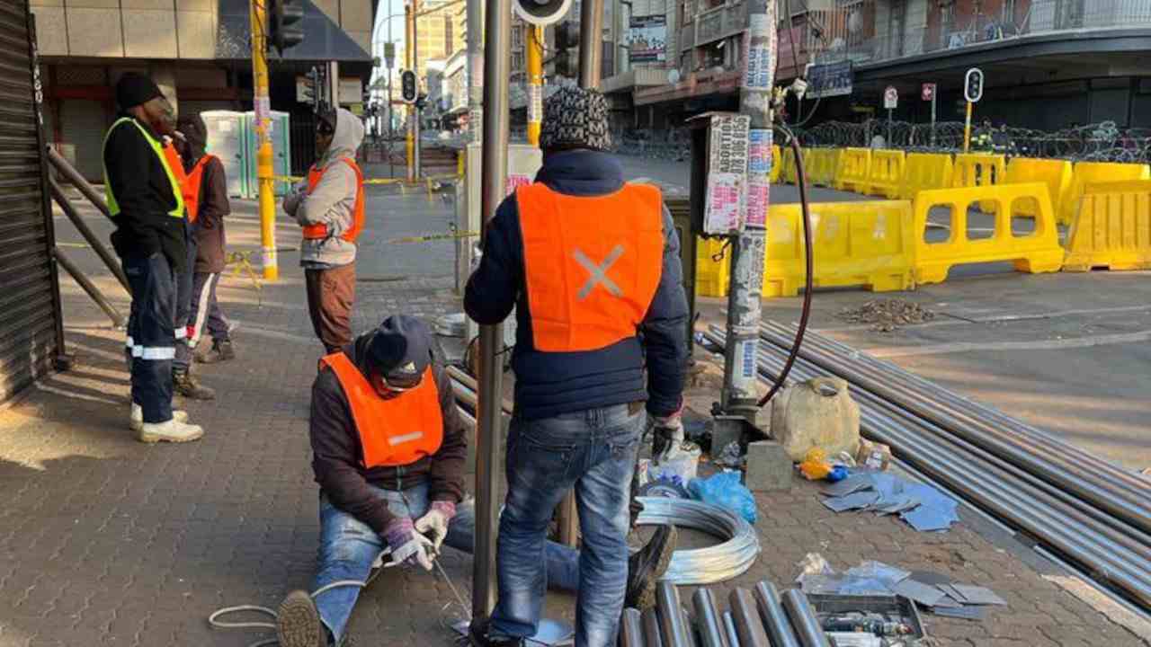 Johannesburg gas explosion shut down many businesses