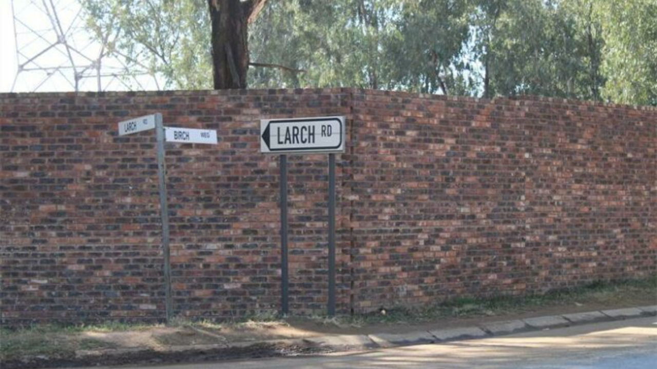 During the rainy season sand washes from the top of Larch Road and accumulates at Birch Road, often resulting in vehicles getting stuck