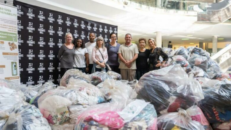 Andrea Oehley, Busayo Seyi-Adeyemo, Solly Kgolane, Charmaine McGinley, Andie Smith, Anton Liebenberg, Fernana de Nobrega all from The Daily Bread Org and Maria Varfis, group marketing head at Fourways Mall.