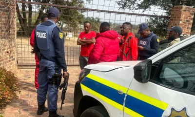 EFF members picketed outside the Crowthorne Christian Academy under police guard after the school forcibly removed a pupil wearing dreadlocks