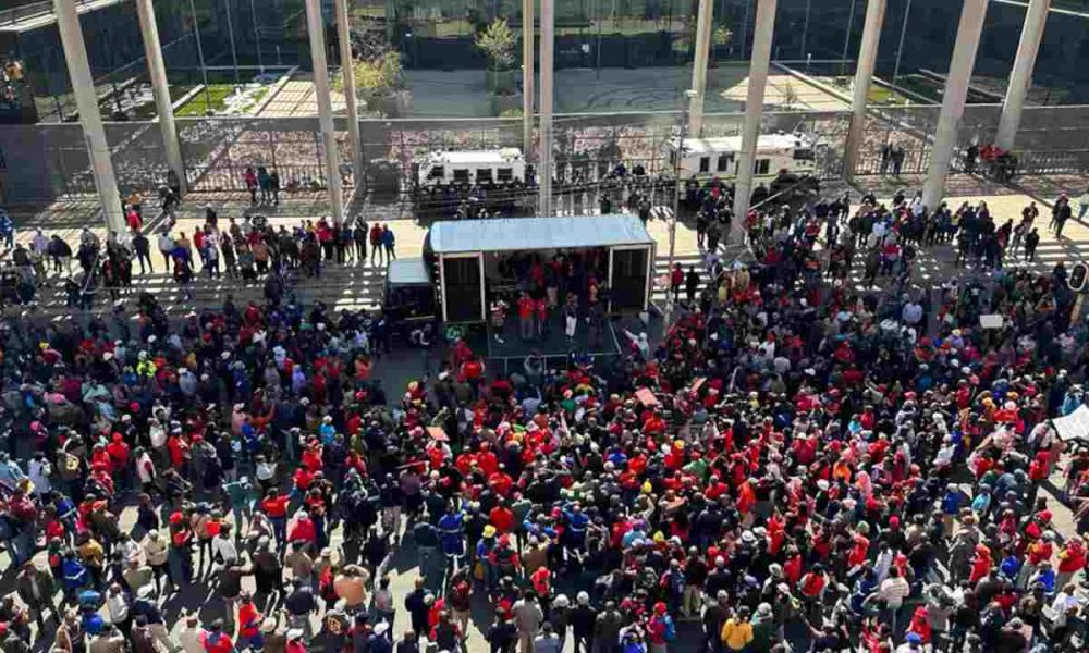 Tshwane will dismiss striking Samwu members