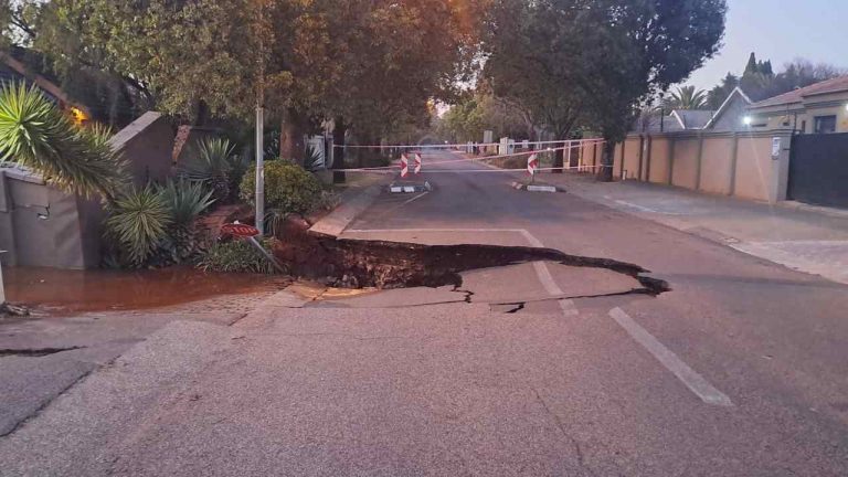 sinkhole in Centurion