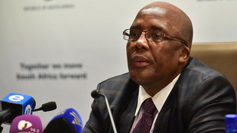 Dr Aaron Motsoaledi