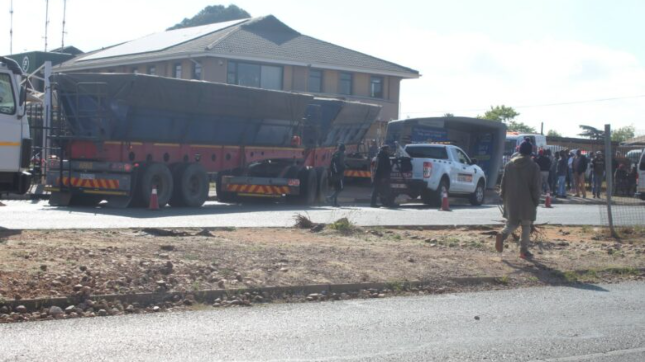 Massive Truck Collides with Compact Taxi Rank on Ontdekkers Road